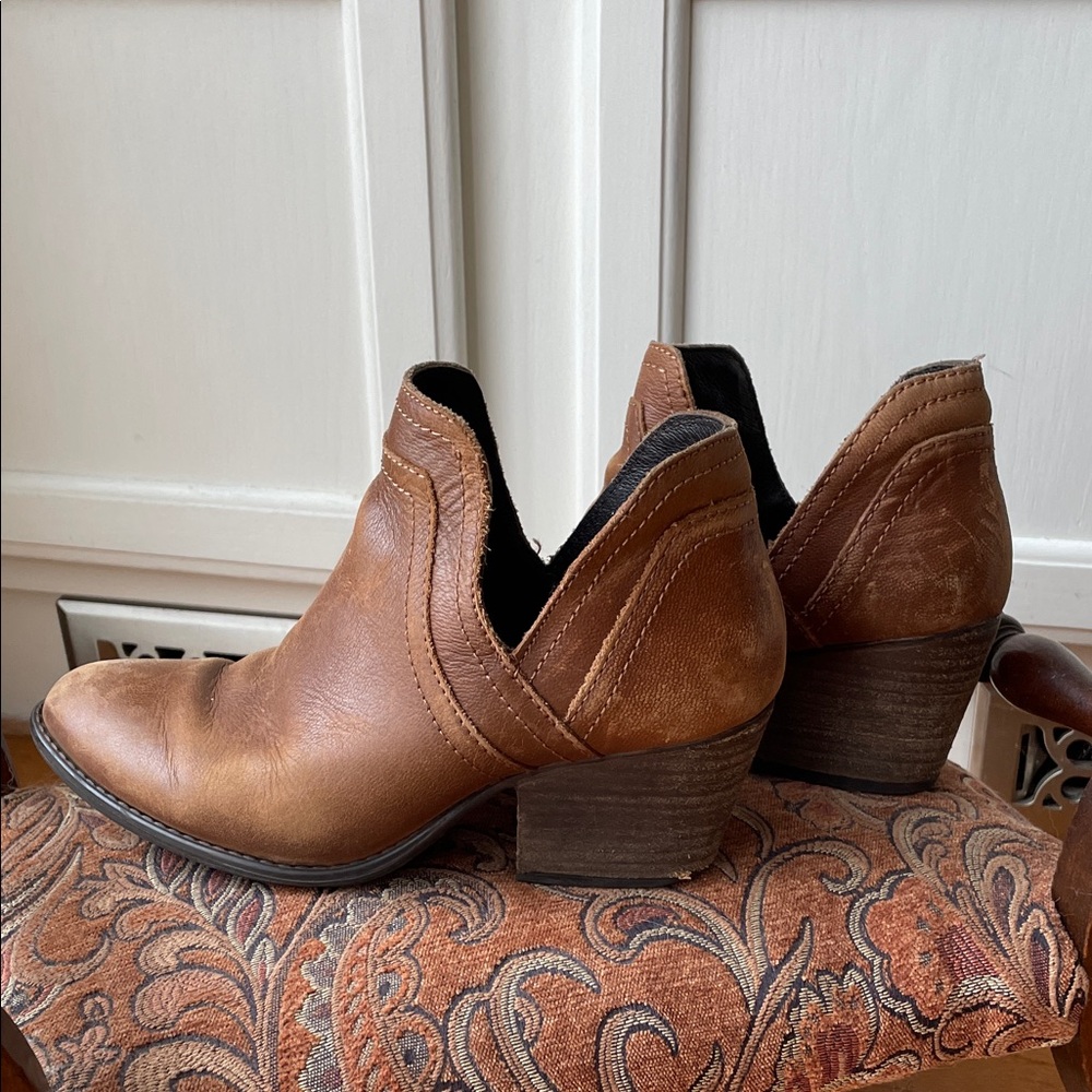 Steve Madden Chestnut Leather Booties - Picture 5 of 8